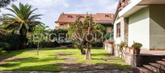 5 bedrooms Villa in Mascalucia, Italy No. 102242 2