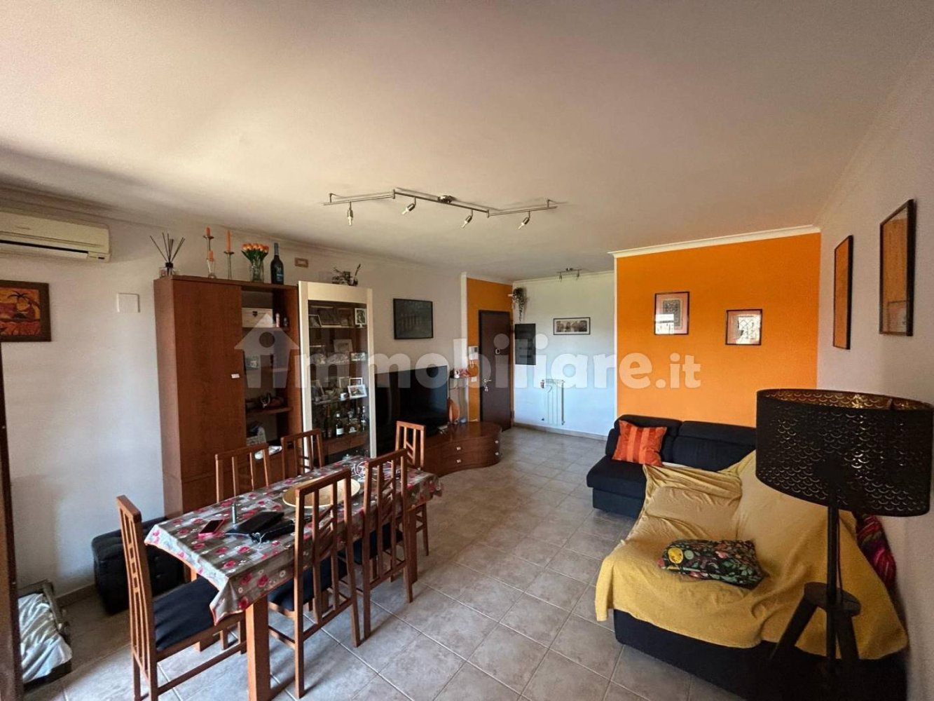 4 bedrooms Apartment in Rome, Italy No. 285476