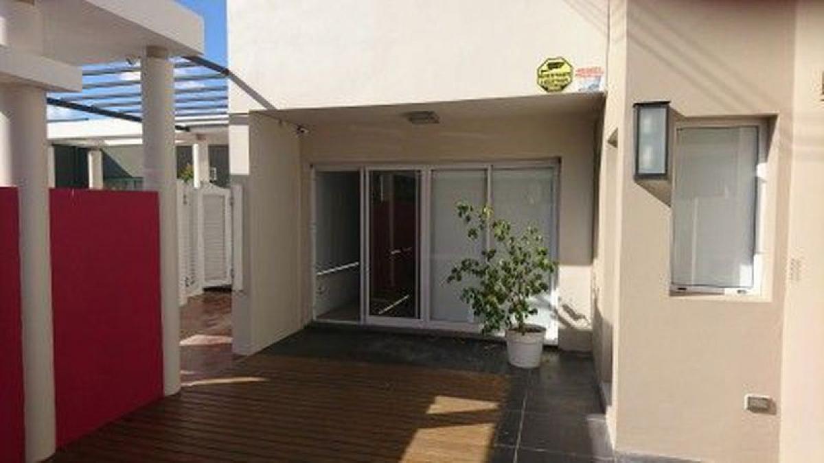 2 bedrooms House in Chascomus, Argentina No. 52880