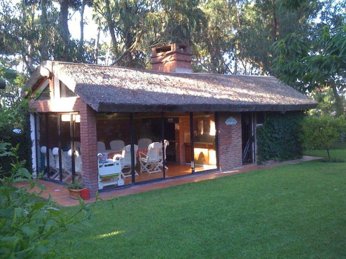 3 bedrooms House in Maldonado, Uruguay No. 8138