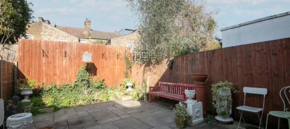 3 bedrooms House in London, United Kingdom No. 12503 12