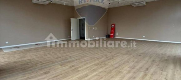 1 room Commercial property in Modugno, Italy No. 57013 11