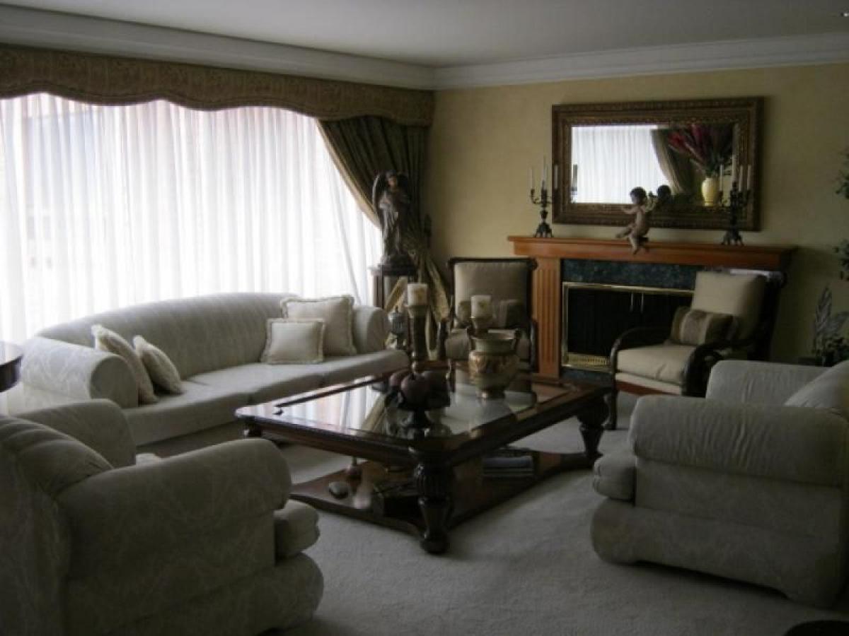 3 bedrooms House in Bogota, Colombia No. 14082