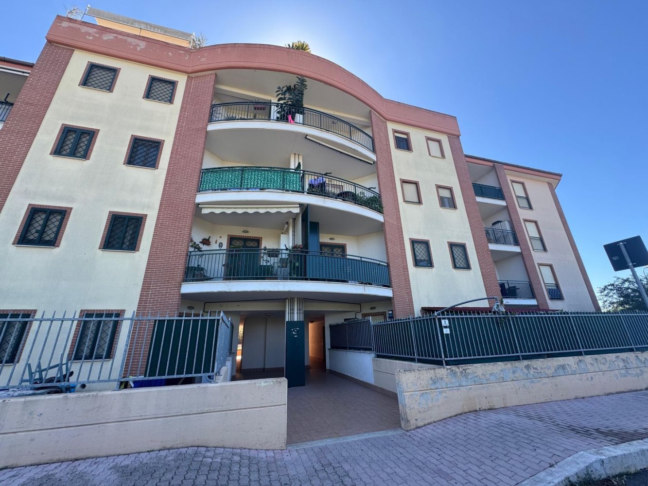 Apartamento de 3 dormitorios en Guidonia Montecelio, Italy No. 342892