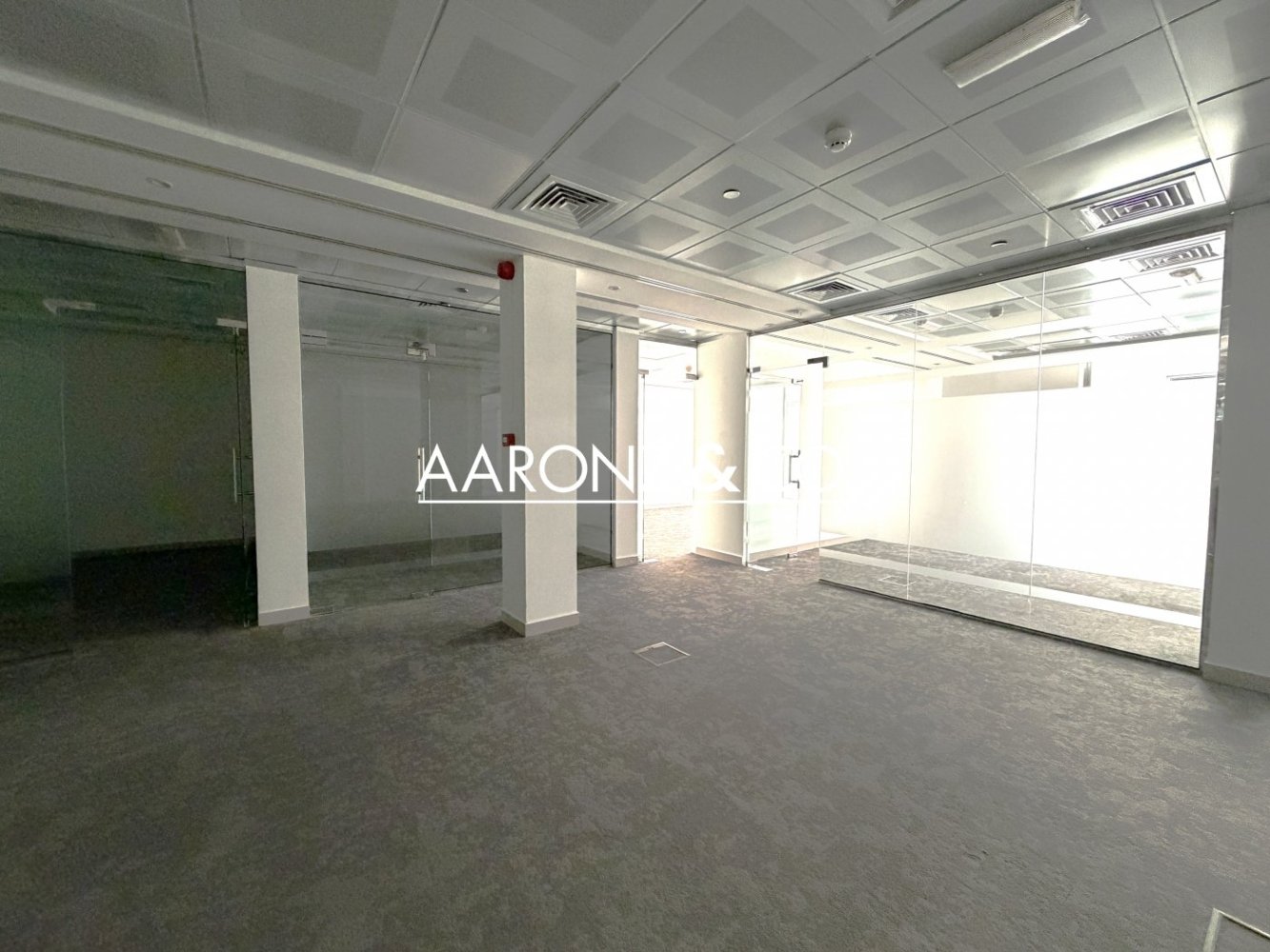 182m² Office in Sheikh Zayed Road, UAE No. 123870