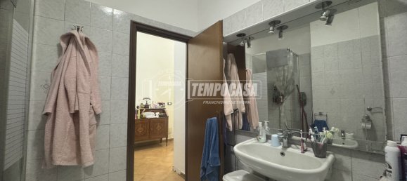 2 Schlafzimmer Wohnung in Genoa, Italy, Nr. 361492 16