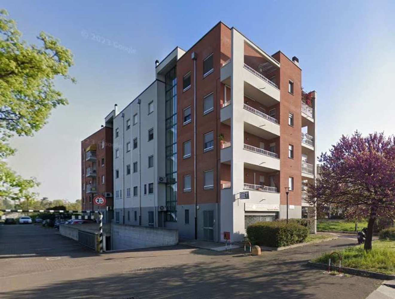 Apartamento de 3 habitaciónes en Milan, Italy No. 330360