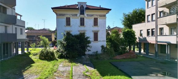 Вилла с 6 спальнями в Карпи, Италия № 61244 13