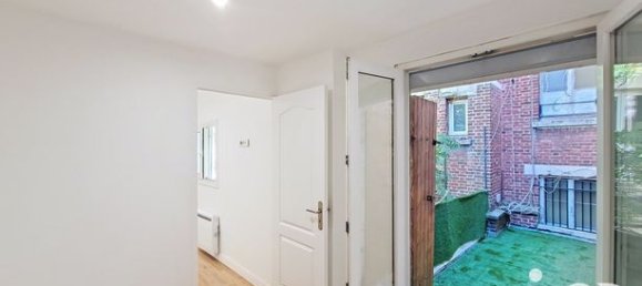 Квартира с 1 спальней в Сен-Сен-Дени, Франция № 360113 5