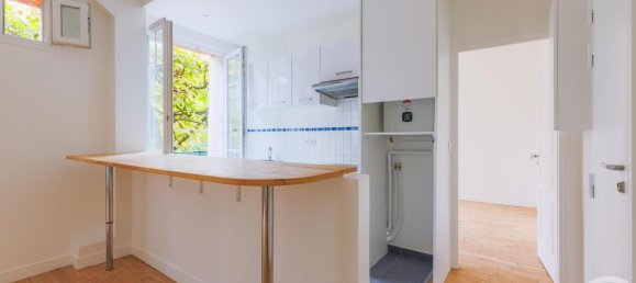 1 bedroom Apartment in Montrouge, France No. 167655 2