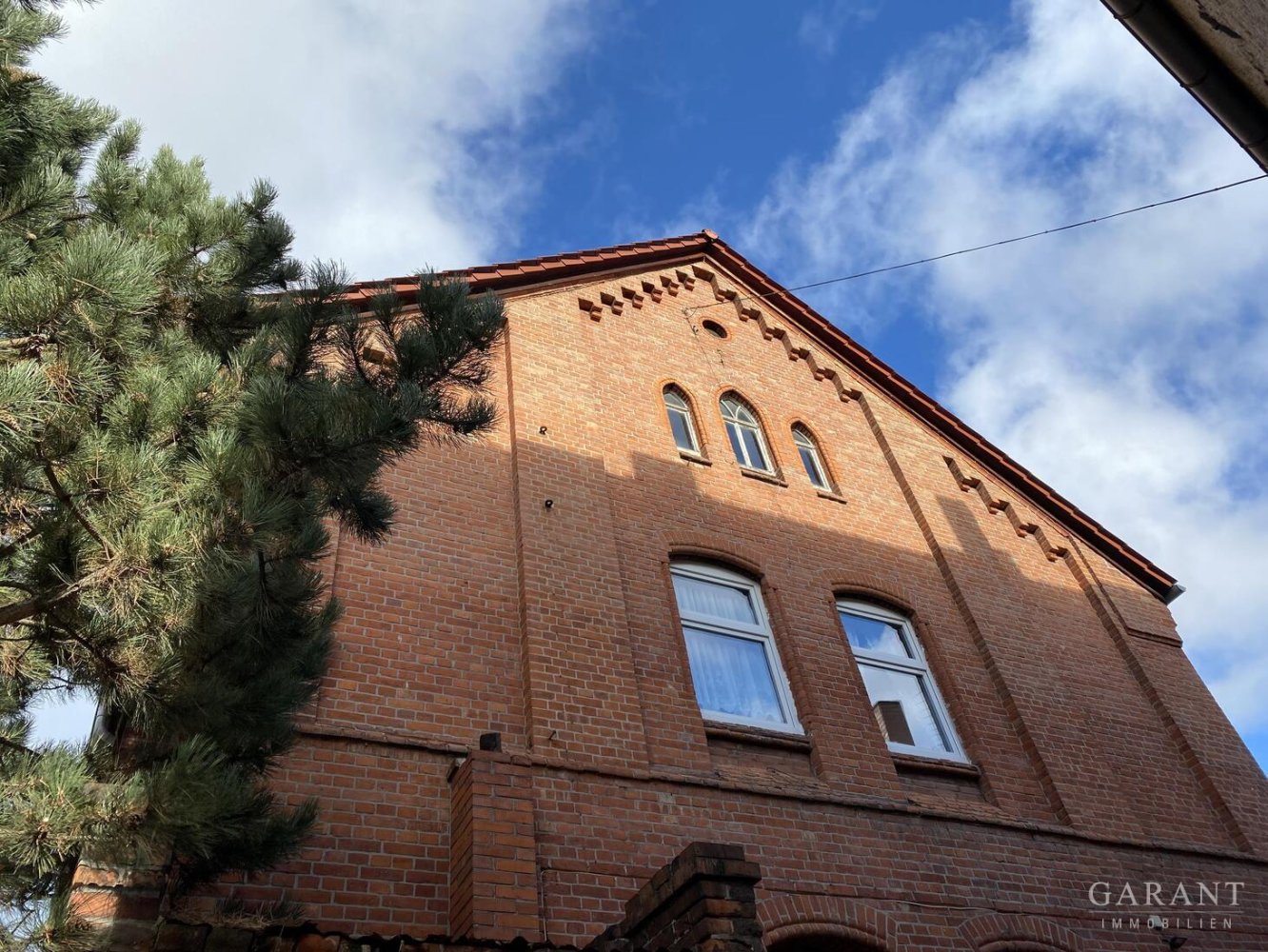 Edificio de 15 habitaciónes en Burgenlandkreis, Germany No. 2547