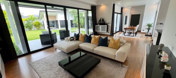 3 bedrooms Cafe / restaurant in Bang Lamung, Thailand No. 8012 5