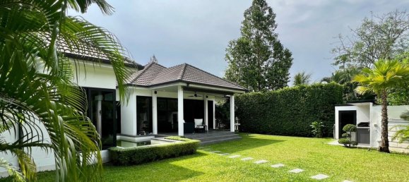 3 bedrooms Cafe / restaurant in Bang Lamung, Thailand No. 8012 18