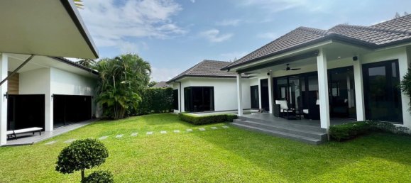 3 bedrooms Cafe / restaurant in Bang Lamung, Thailand No. 8012 2