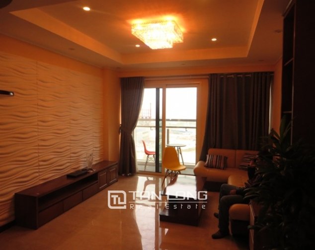 Apartamento de 3 dormitorios en Tay Ho, Vietnam No. 2128