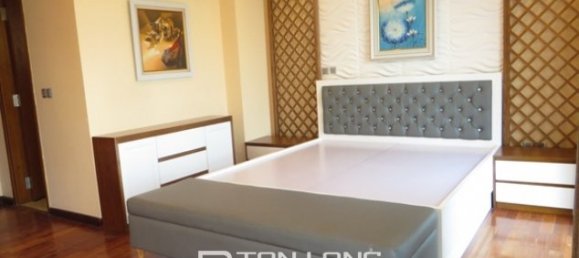 Apartamento de 3 dormitorios en Tay Ho, Vietnam No. 2128 4