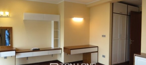 Apartamento de 3 dormitorios en Tay Ho, Vietnam No. 2128 6