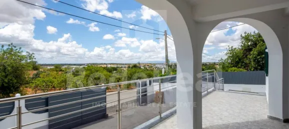 2 Schlafzimmer Haus in Ferreiras, Portugal, Nr. 104589 10