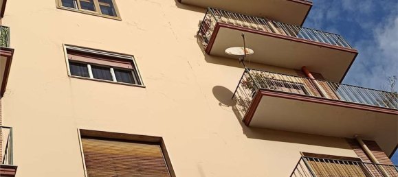 3 rooms Apartment in Benevento, Italy No. 375829 10