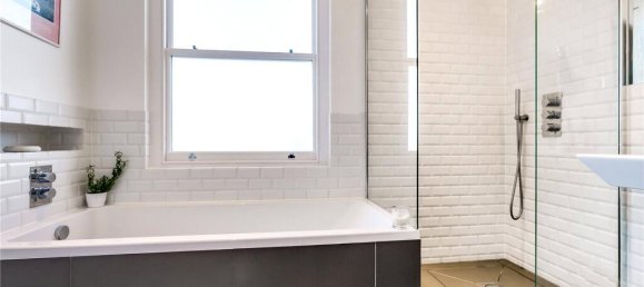 2 bedrooms Apartment in London, United Kingdom No. 12717 6