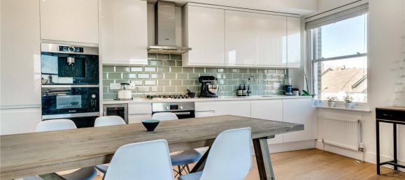 2 bedrooms Apartment in London, United Kingdom No. 12717 3