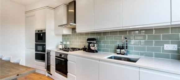 2 bedrooms Apartment in London, United Kingdom No. 12717 4