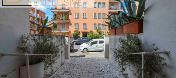 5 rooms Apartment in Rome, Italy No. 108161 6