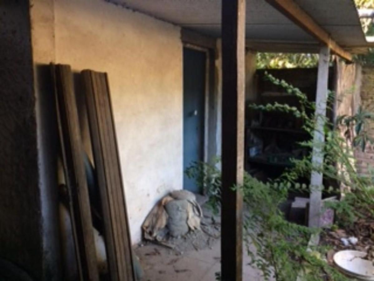 Casa de 2 dormitorios en Malvinas Argentinas, Argentina No. 12971