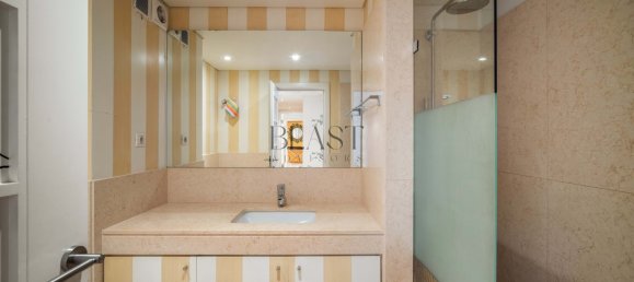 5 bedrooms Apartment in Lisbon, Portugal No. 215284 5