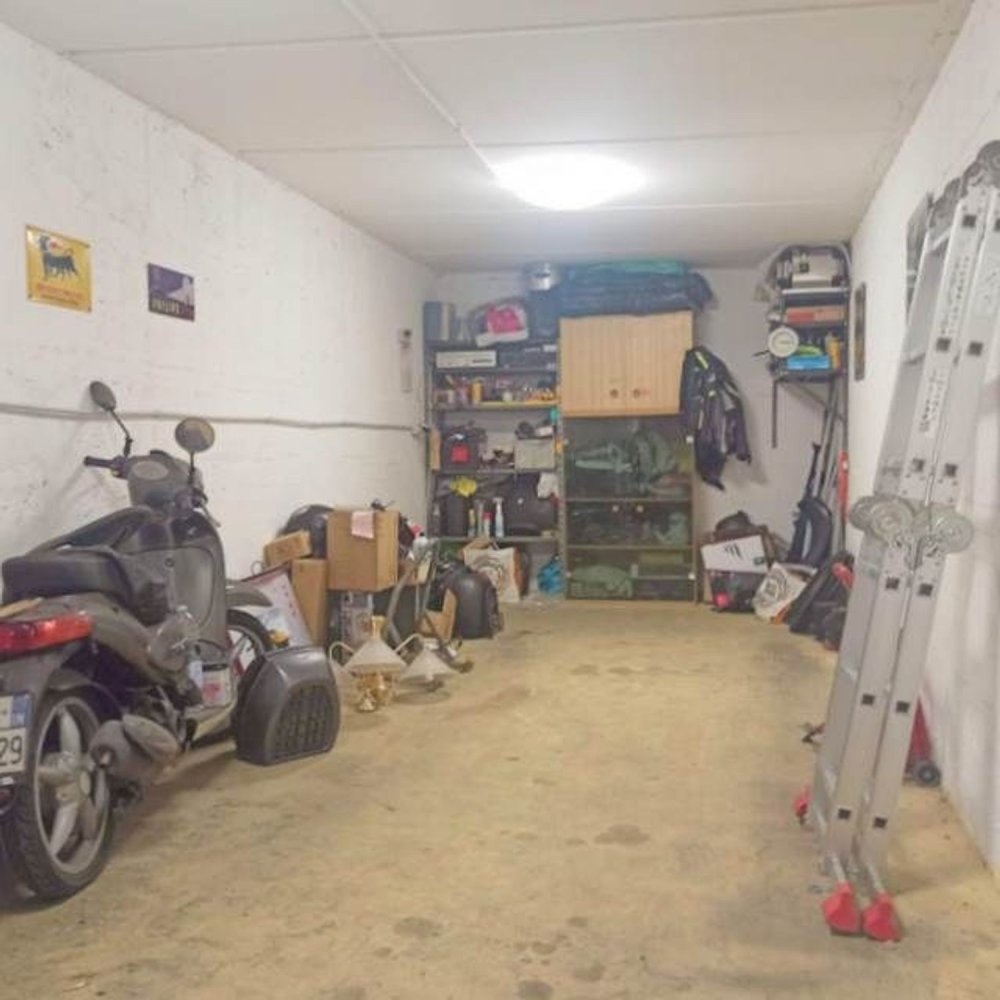  مرآب في Imperia, Italy 28متر مربع رقم 87852