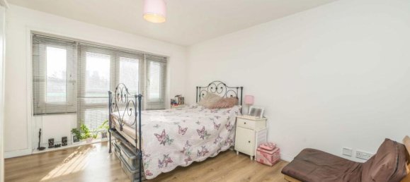 1 bedroom Apartment in Canary Wharf, United Kingdom No. 5662 2