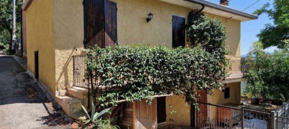 4 rooms House in Borghi, Italy No. 15963 2