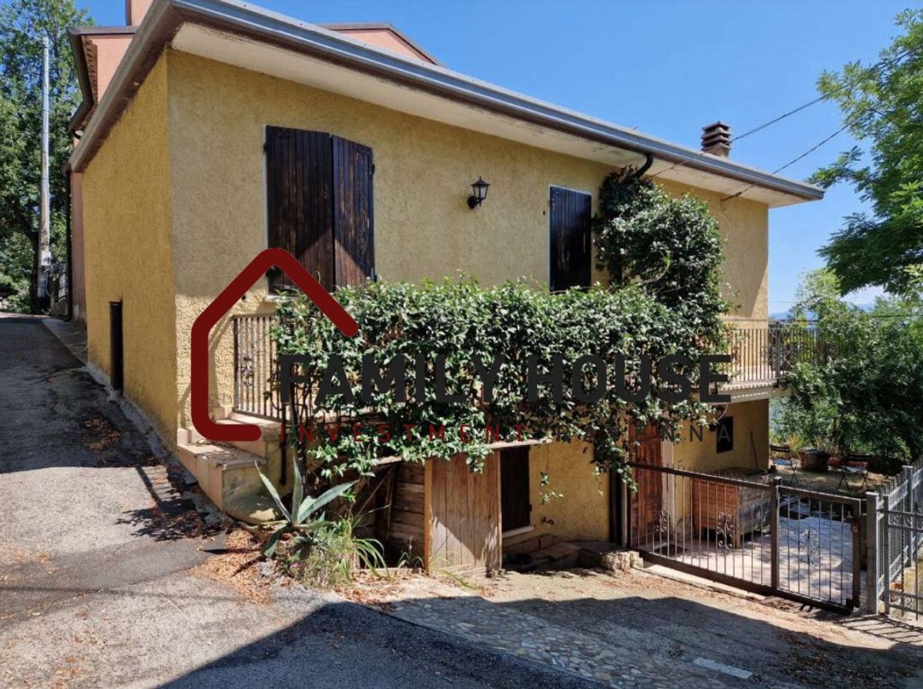 4 rooms House in Borghi, Italy No. 15963
