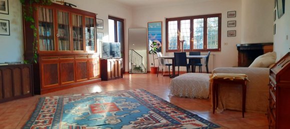 6 rooms House in Fiano Romano, Italy No. 255760 4