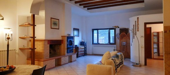 6 rooms House in Fiano Romano, Italy No. 255760 2