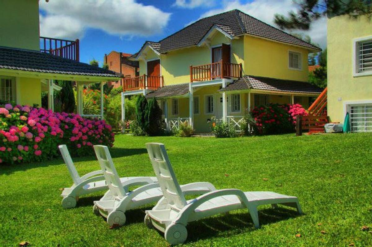 930m² Commercial property in Mar del Plata, Argentina No. 106110