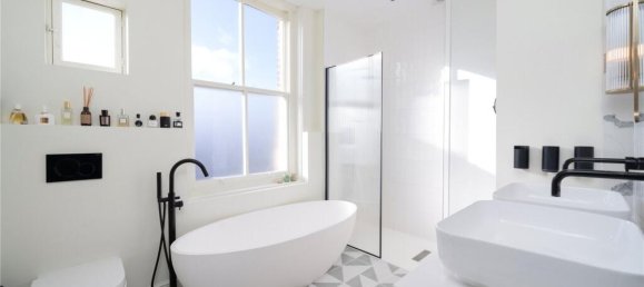 5 bedrooms House in London, United Kingdom No. 5202 21