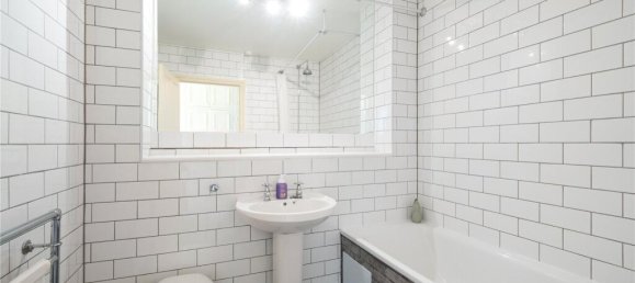 5 bedrooms House in London, United Kingdom No. 5202 3