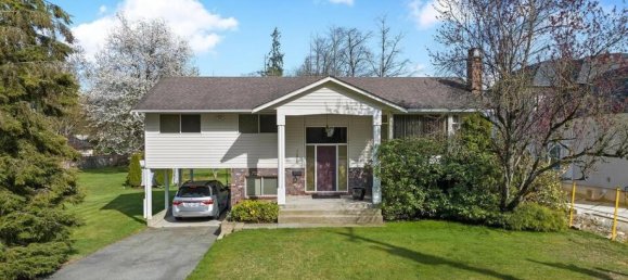 4 bedrooms House in British Columbia, Canada No. 191 4