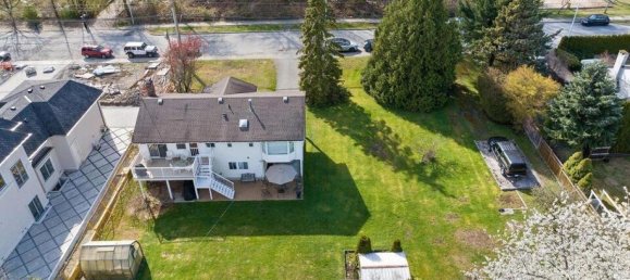 4 bedrooms House in British Columbia, Canada No. 191 9