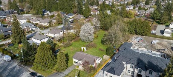 4 bedrooms House in British Columbia, Canada No. 191 7