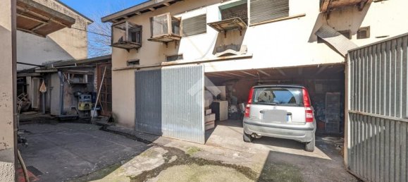 8 rooms House in Gattatico, Italy No. 184103 3