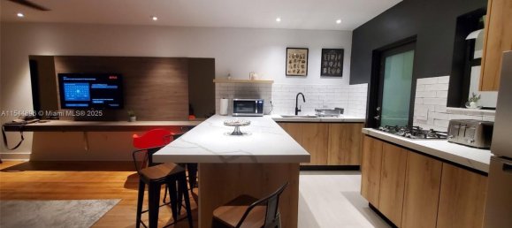 46.45m² Villa for rent in Miami, Miami-Dade, Florida, USA № 614652 10