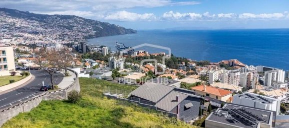 Casa de 4 dormitorios en Funchal, Portugal No. 99686 2