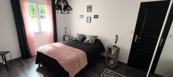 3 Schlafzimmer Haus in Charente, France, Nr. 335761 6