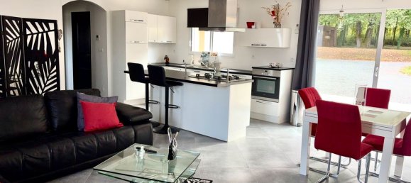 3 Schlafzimmer Haus in Charente, France, Nr. 335761 4