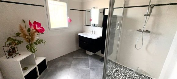 3 Schlafzimmer Haus in Charente, France, Nr. 335761 7