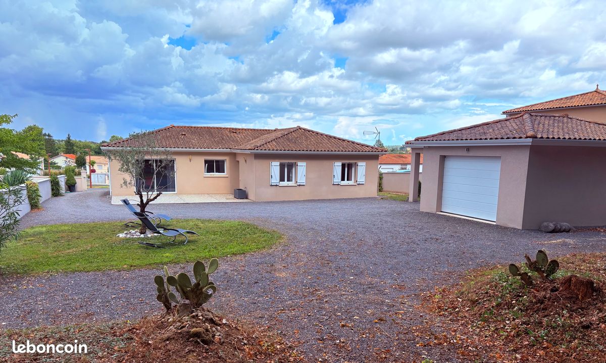 3 Schlafzimmer Haus in Charente, France, Nr. 335761