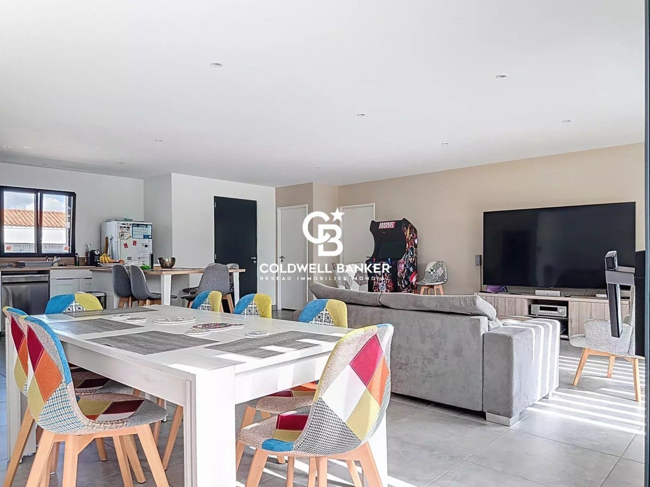 5 Schlafzimmer Gewerbliche Immobilie in Saintes, France, Nr. 334429