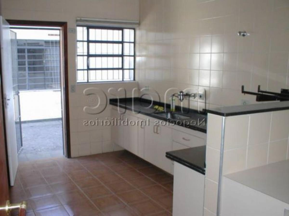 Casa de 4 dormitorios en Sao Paulo, Brazil No. 452276